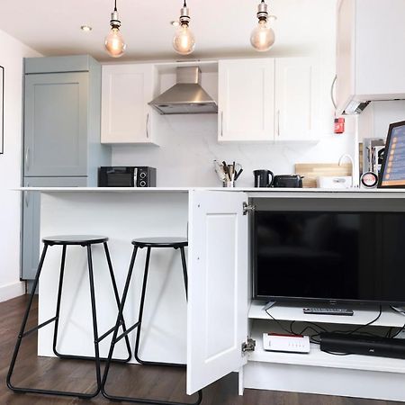 Joivy Contemporary Royal Mile Apartment With Balcony Édimbourg Extérieur photo