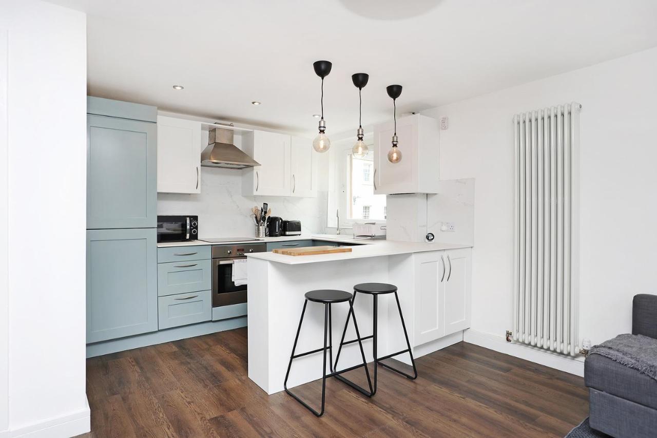 Joivy Contemporary Royal Mile Apartment With Balcony Édimbourg Extérieur photo