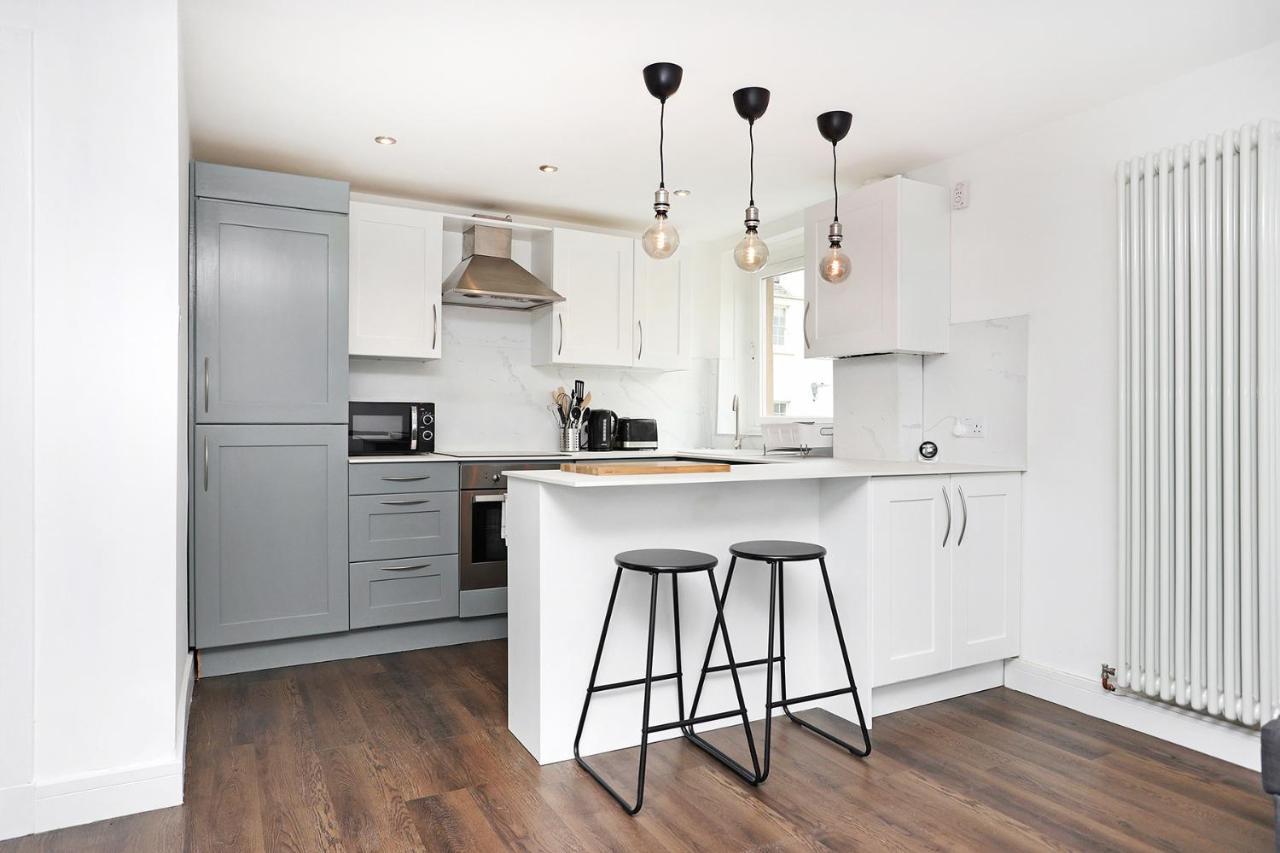 Joivy Contemporary Royal Mile Apartment With Balcony Édimbourg Extérieur photo