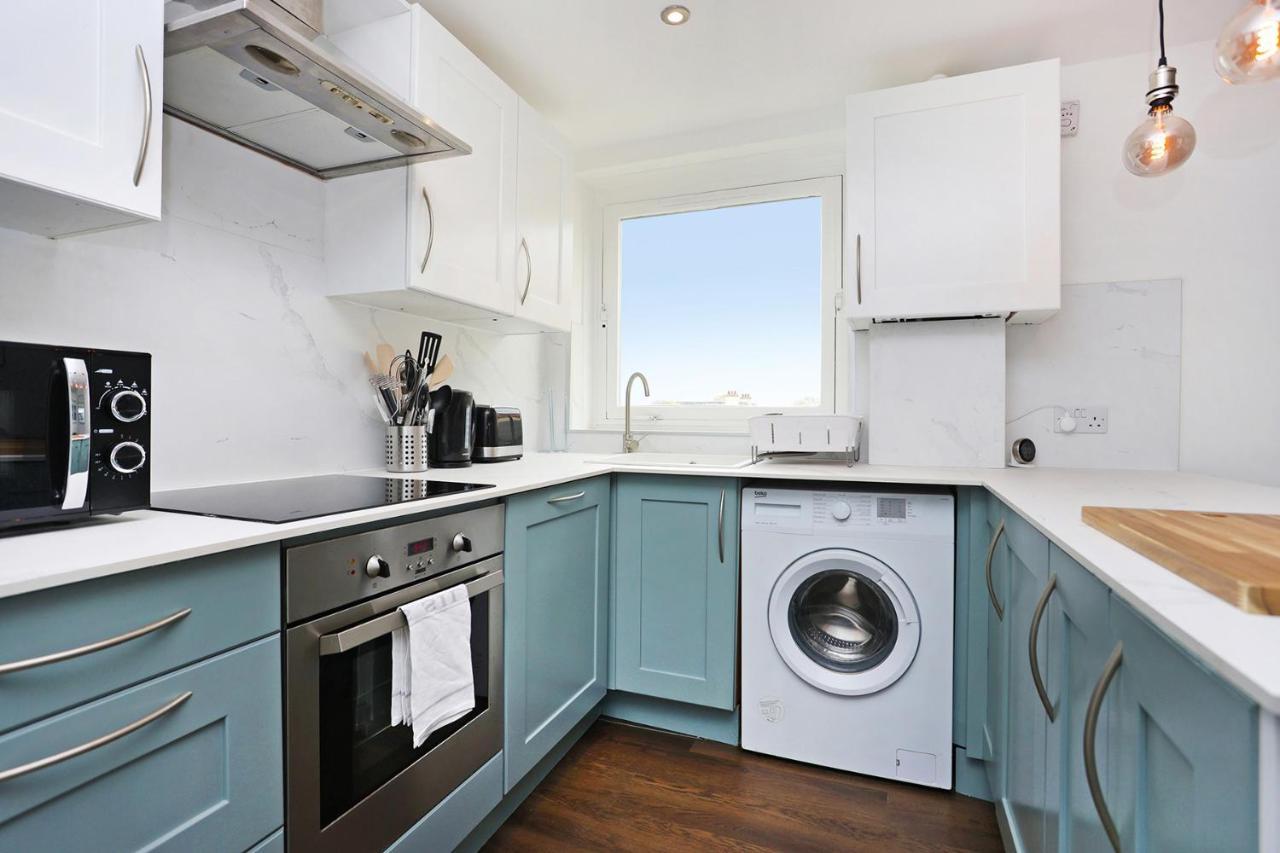 Joivy Contemporary Royal Mile Apartment With Balcony Édimbourg Extérieur photo